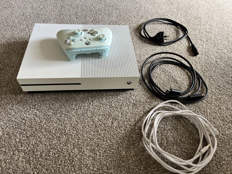 Xbox One S Console controller and 3 x games Carousel 2