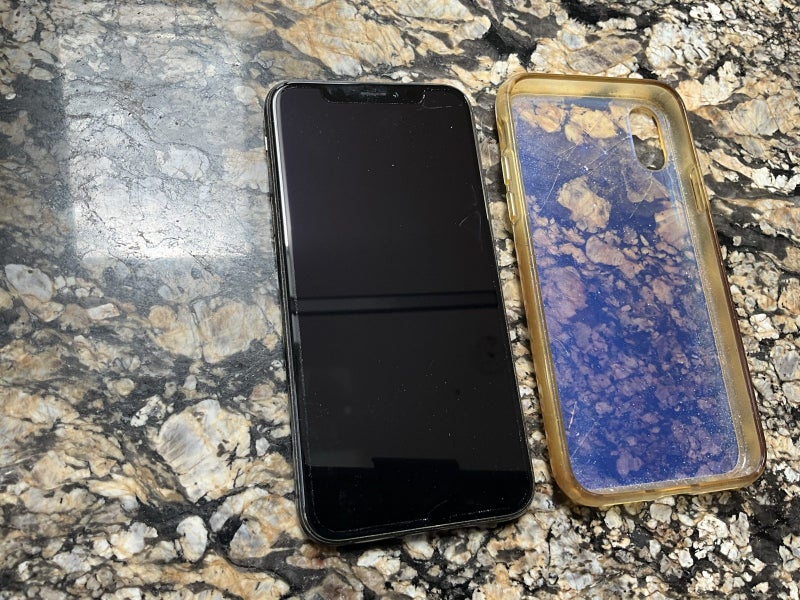 iPhone XS 64 GB64803936745985113