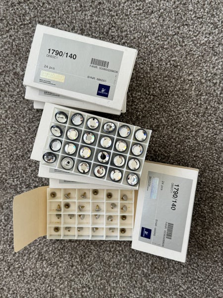 Swarovski Crystal Denim Rivet Tack Buttons, 24 pcs box Carousel 4