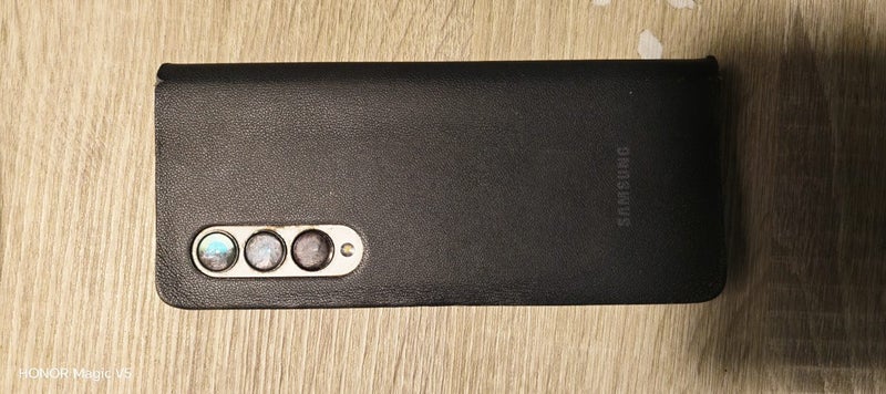 Samsung Galaxy Z Fold3 5G – Inner Screen Works – Outer Screen Broken64811412098051110