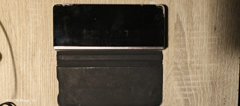 Samsung Galaxy Z Fold3 5G – Inner Screen Works – Outer Screen Broken64811412098051111