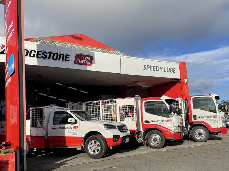 SPEEDY LUBE & TYRE Carousel 1