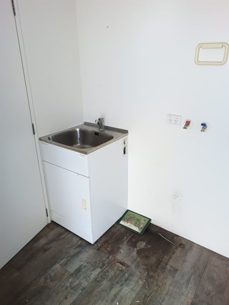 Sleepout 3670 long 2490 wide 2420 high shower toilet washing tub On 100x100s Carousel 2