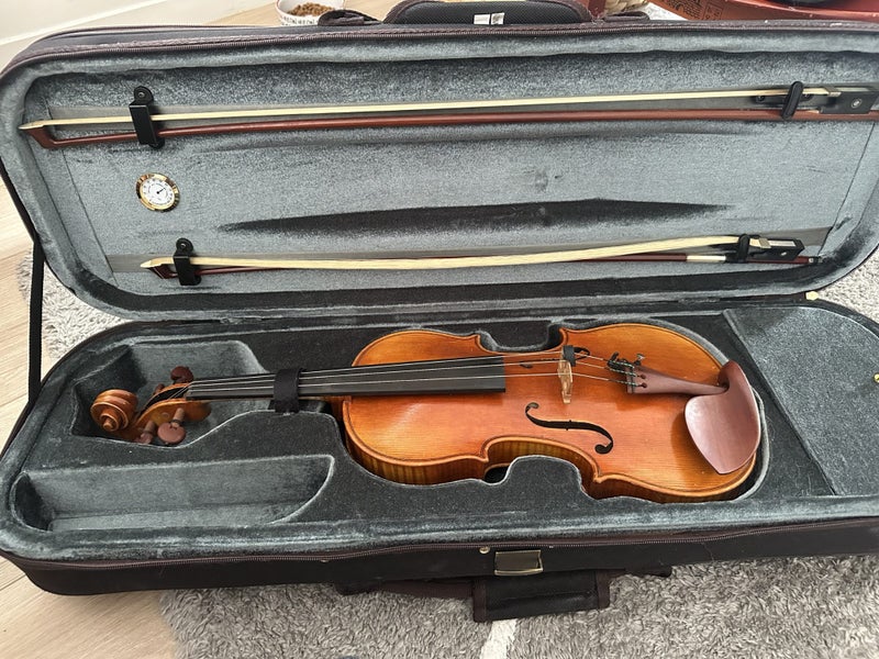 Intermediate Violin – 2007 – Great Condition – Includes Case64813124835587110