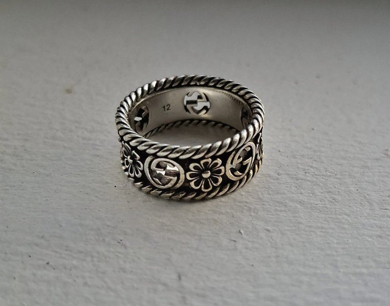 Gucci Interlocking G Flower Ring Carousel 1