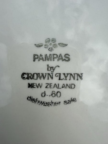 Crown Lynn “Pampas” Dinner & Tea Set – 24 Pieces (6 Place Settings) | NZ Made Carousel 4