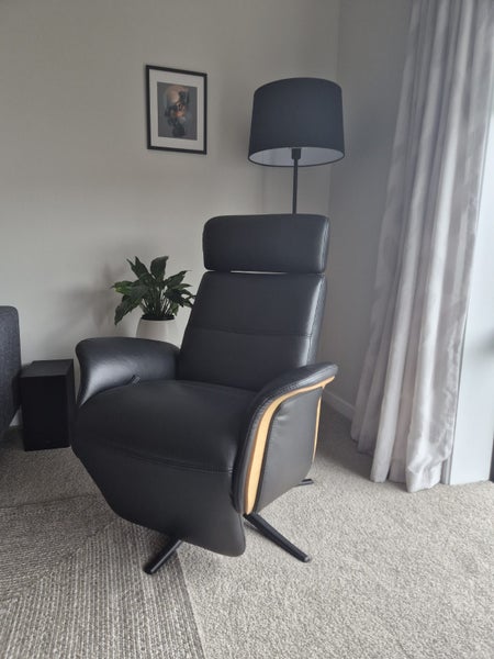 Space 5100 Recliner Integrated Tuxedo Oak64814476559875110