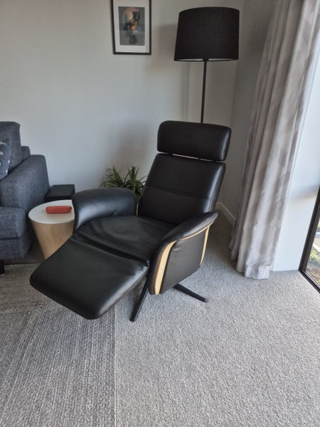 Space 5100 Recliner Integrated Tuxedo Oak64814476559875111