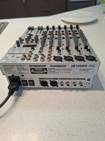 Behringer Eurorack UB1204FX-PRO Audio Mixer64814986243841111