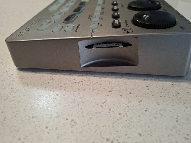 Zoom RhythmTrak RT-323 Drum Machine64815309875331113