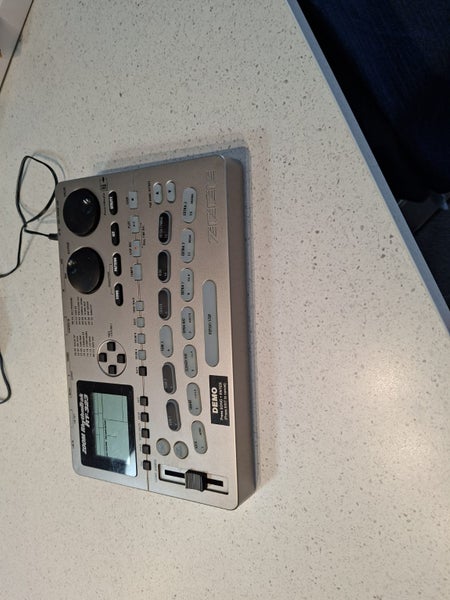 Zoom RhythmTrak RT-323 Drum Machine64815309875331110