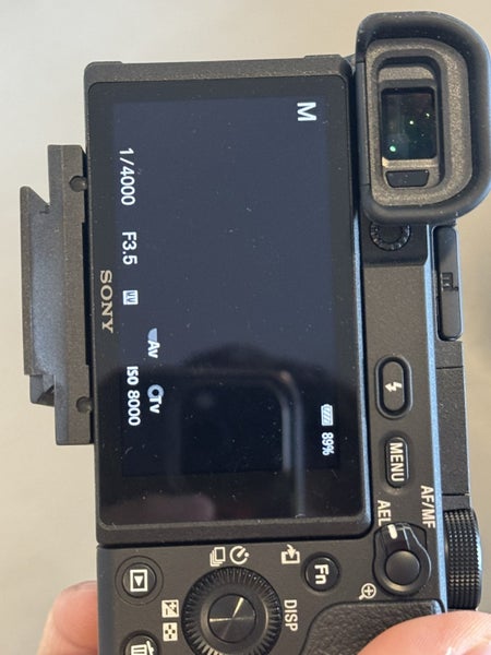 SONY A6400 KIT INCLUDES BOX64816471668995112