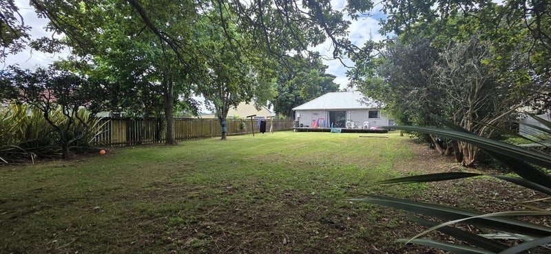 Image 3 of 18
