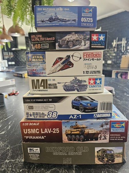 Assorted model kits Carousel 2