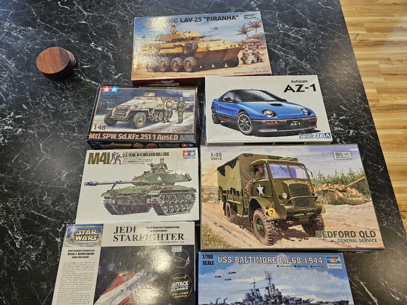 Assorted model kits Carousel 1