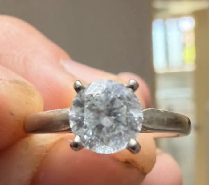 14k Solitaire Princess cut. 1.0Ct. H/JColor Carousel 5