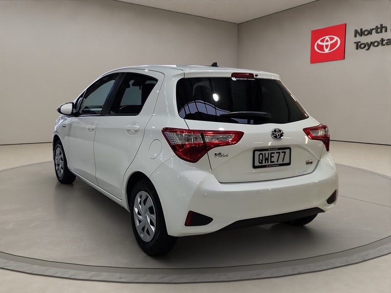 2019 Toyota Vitz 1.5L Hybrid F FWD Hatchback64823565173889114