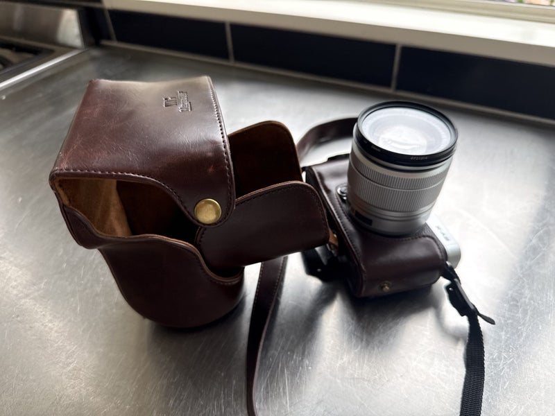Fujifilm X-A2 Mirrorless Digital Camera Body Only with Leather Case Carousel 7