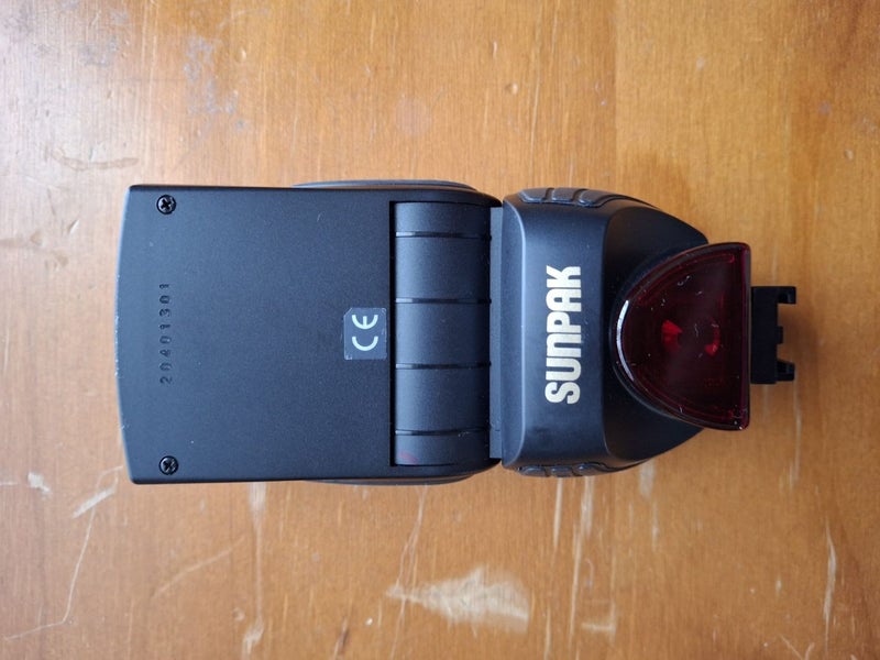 Sony DSLR SLT-A 37 kit - great value!!64824597381505114