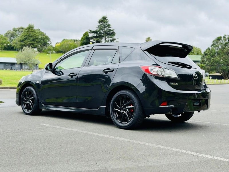 2013 Mazda Axela 15S SPORTS !! BLACK BEAUTY !!64825855667457111