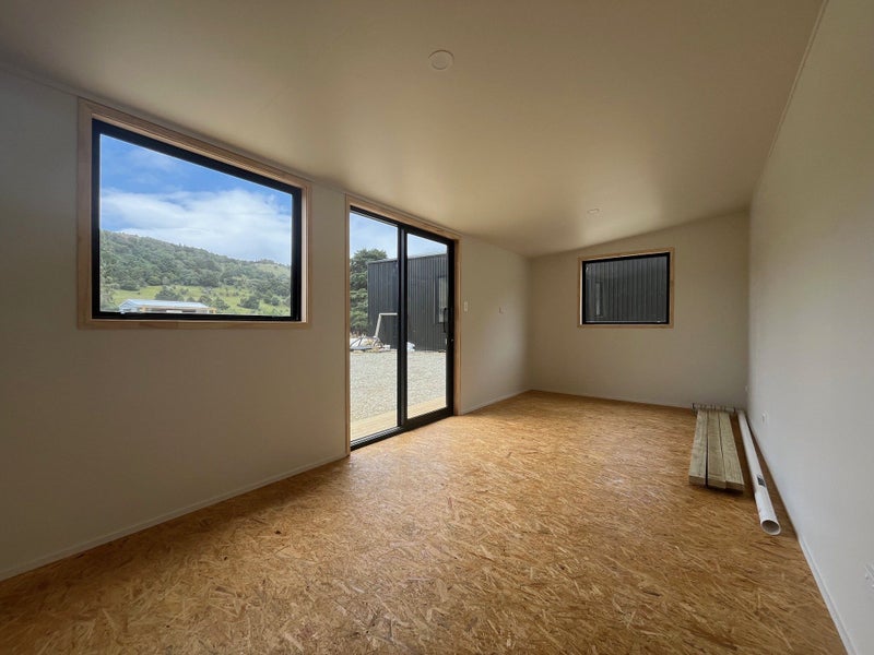 2.8M x 6M SLEEPOUT / OFFICE / BRAND NEW! AVAILABLE NOW! Carousel 6