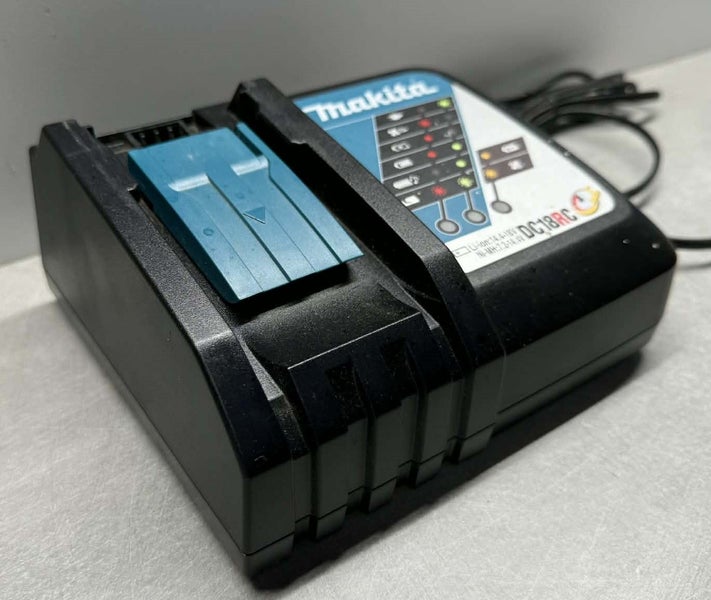 Makita DC18RC 18V Battery Charger Carousel 3