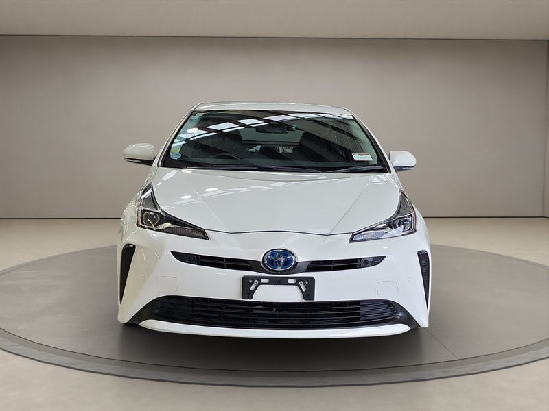 2020 Toyota Prius 1.8L Hybrid E FWD Hatchback64826563224577111