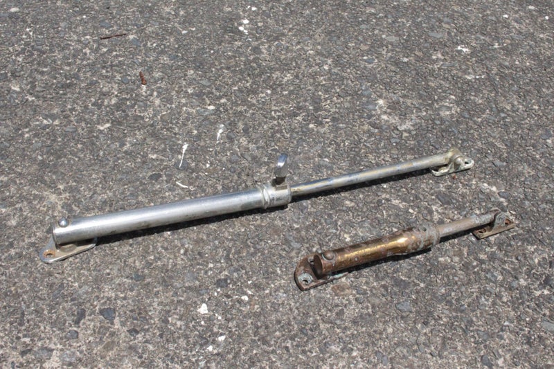 2 X TELESCOPIC WINDOW STAYS IN GOOD CONDITION Carousel 1