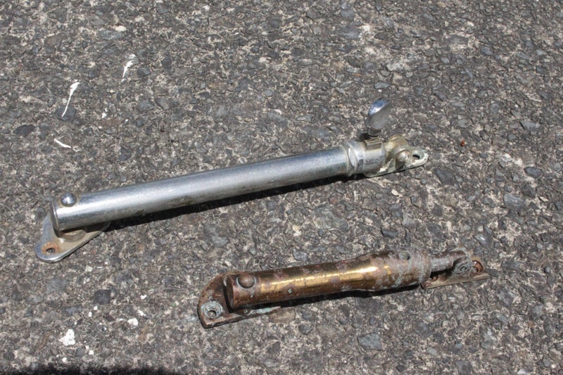 2 X TELESCOPIC WINDOW STAYS IN GOOD CONDITION Carousel 2