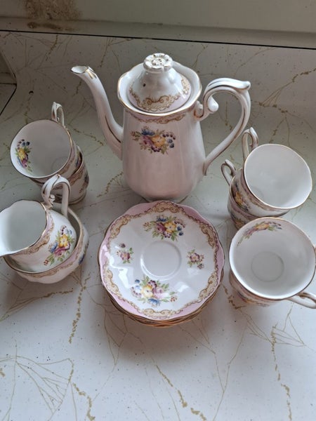 RoyalAlbert Bone china Tea Set Carousel 1