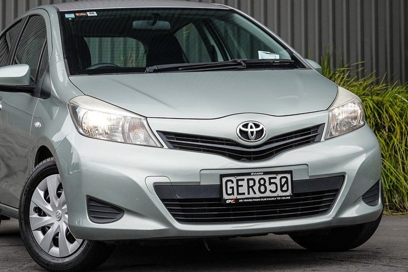 2011 Toyota Yaris YR / Vitz NZ New / 5 SPD Manu...64827757592066111