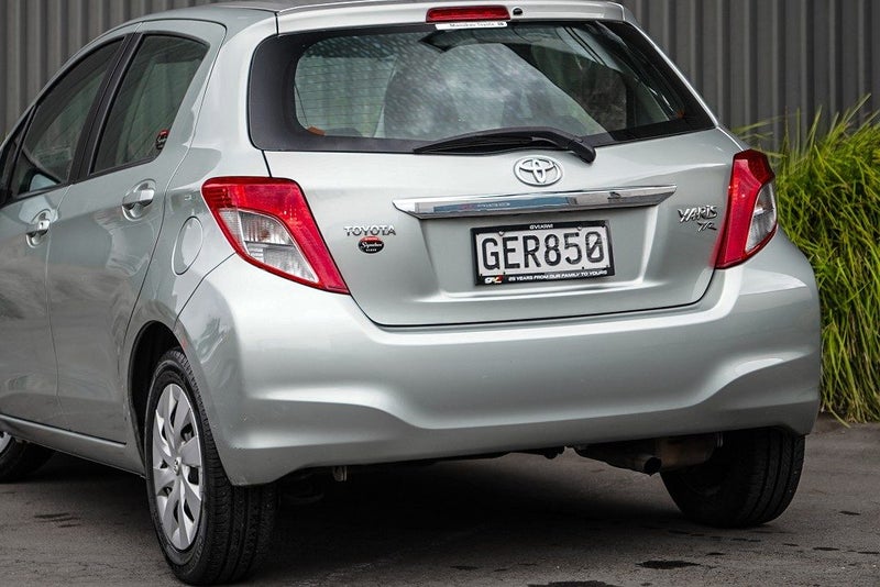 2011 Toyota Yaris YR / Vitz NZ New / 5 SPD Manu...64827757592066112