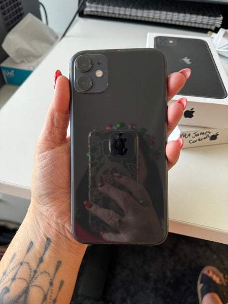 iPhone 11 - Black - 64GB64834633334147113