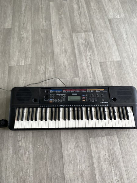 Yamaha PSR-E263 61-key portable keyboard64834951509377110