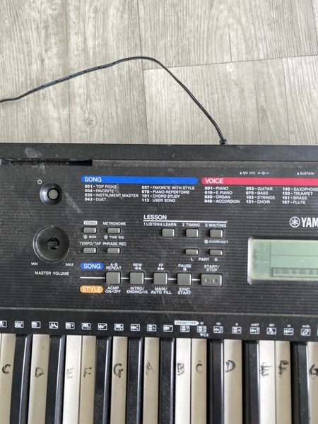 Yamaha PSR-E263 61-key portable keyboard64834951509377111