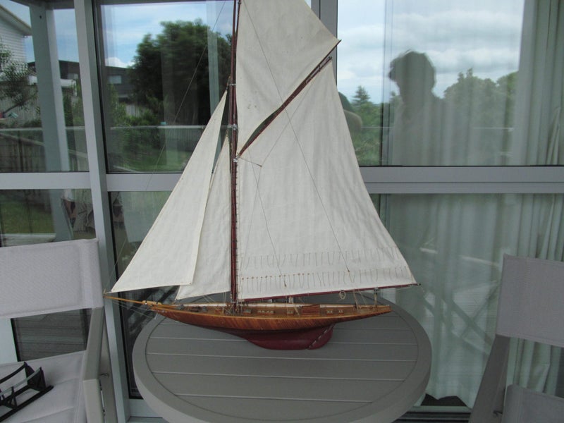 Columbia Model. Carousel 5