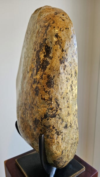 NZ JADE MOUNTED ON A HARDWOOD PEDESTAL - A TRULY IMPRESSIVE PIECE Carousel 8