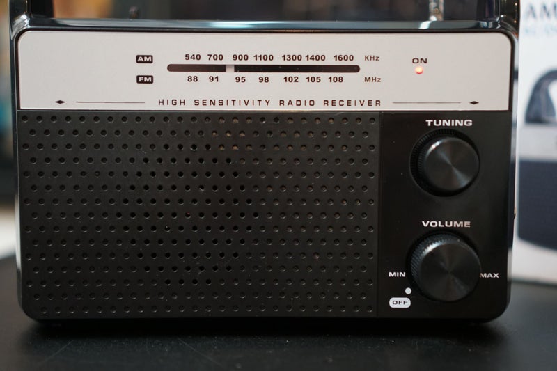 Portable AM/FM Radio Model TW3136MR with Built-in Speaker - Almost New! Carousel 2