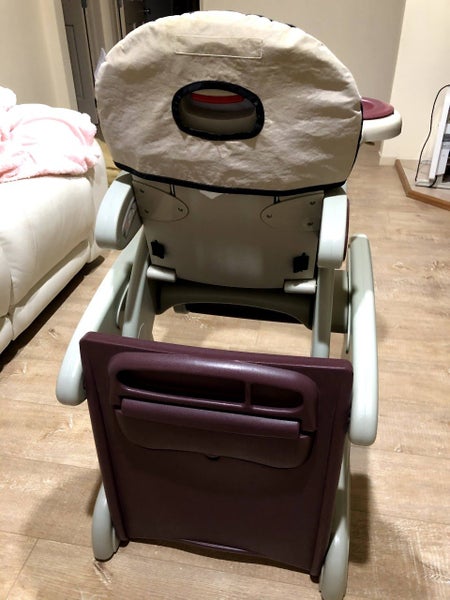 Fully adjustable Mamalove high chair with removable tray Carousel 2