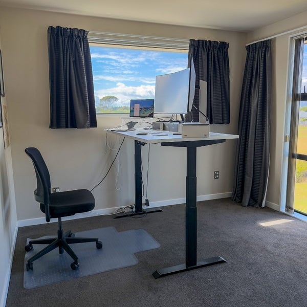 Electric Sit-Stand Desk 1500x800 – Height Adjustable Office Desk Carousel 1