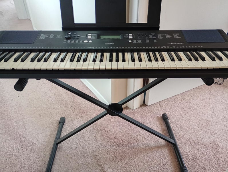 Yamaha PSR-EW300 keyboard Carousel 4