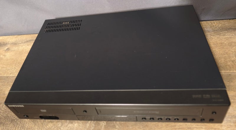 SAMSUNG VCR- DVD PLAYER Carousel 2