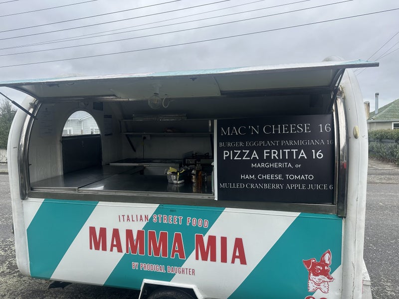 FOOD TRAILER Carousel 1