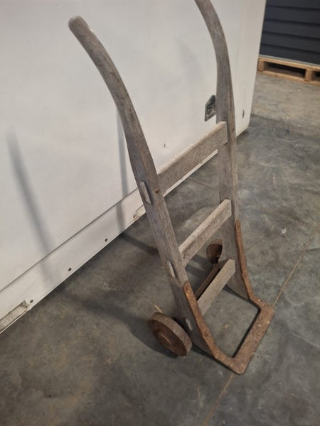 Andrew's and Bevan sack barrow Carousel 2