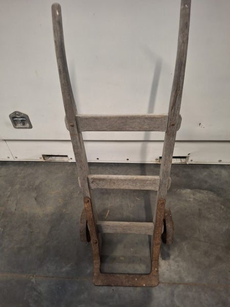 Andrew's and Bevan sack barrow Carousel 1