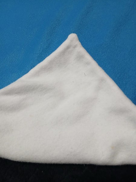 HANDSTITCHED blue / white polar fleece throw / cot blanket 152.5cm x 100cm Carousel 2