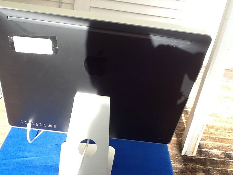 Apple iMac Core 2 Duo 2.8GHGz, 24 inch (Early 2008) SSD Carousel 6