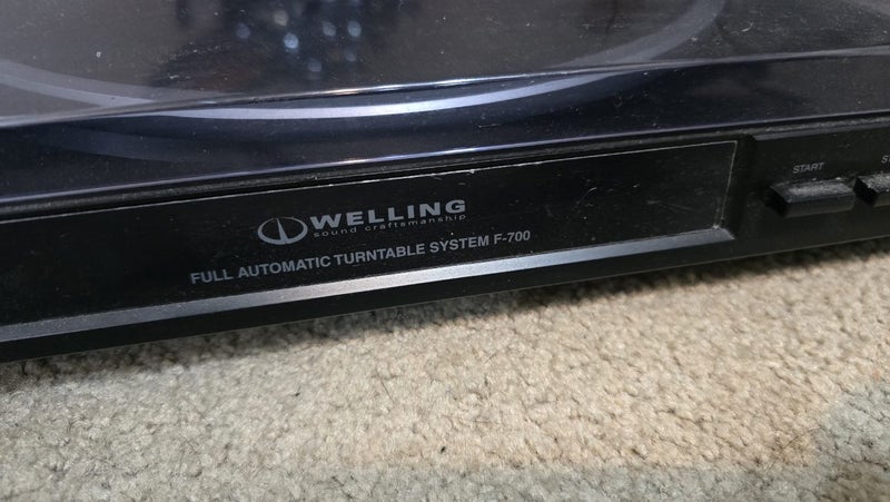 Welling F-700 turntable, vintage cupboard Carousel 1