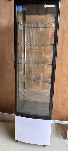 Cafe display fridge Carousel 1