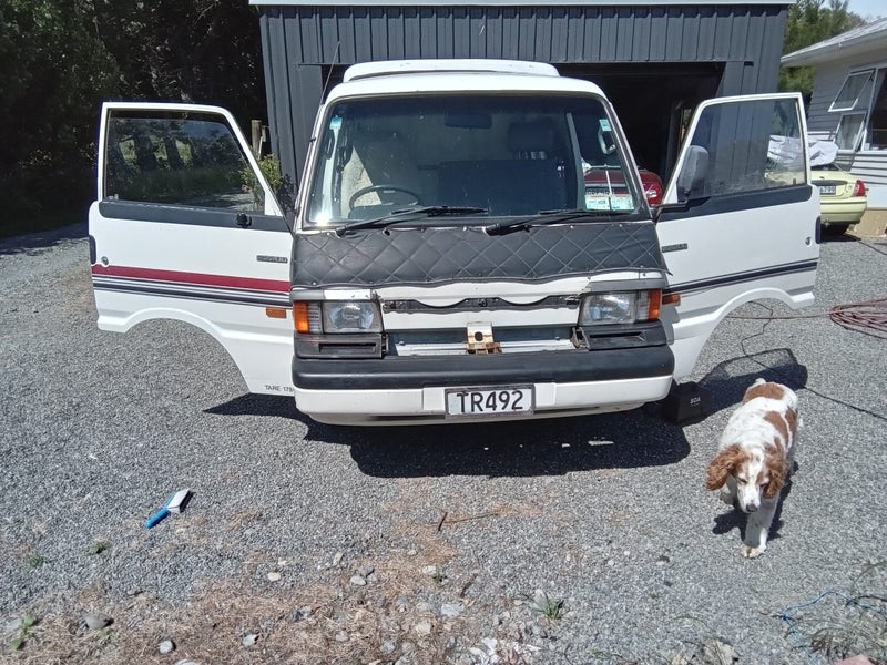 1995 Mazda E2000 LWB648723483027211110